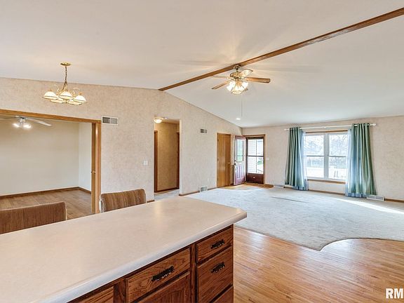 5th image of 803 S 5th St