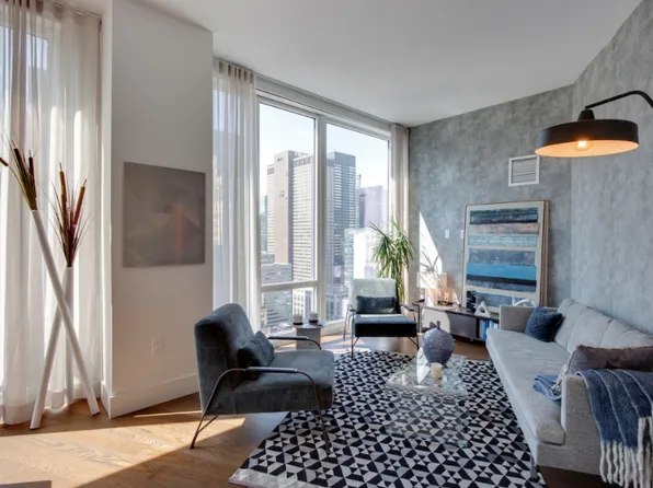 222 East 44th Street image 1 of 18