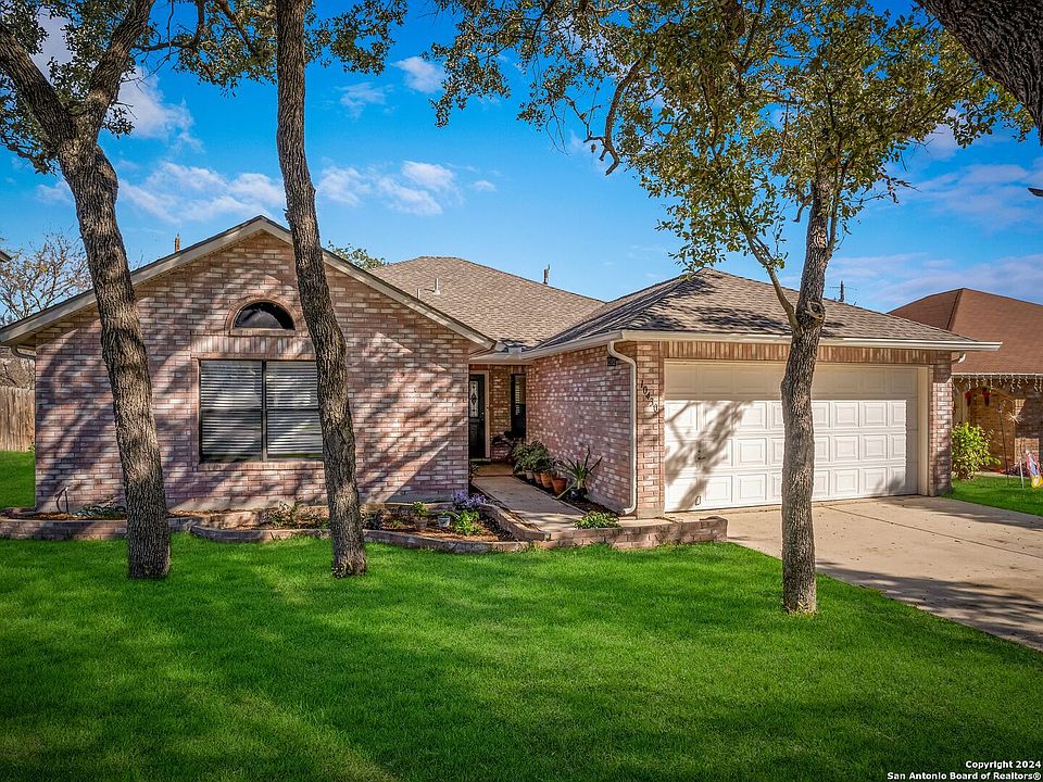 1st image of 10430 PELICAN OAK DR