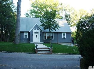 3 4th Rd, Great Neck, NY 11021