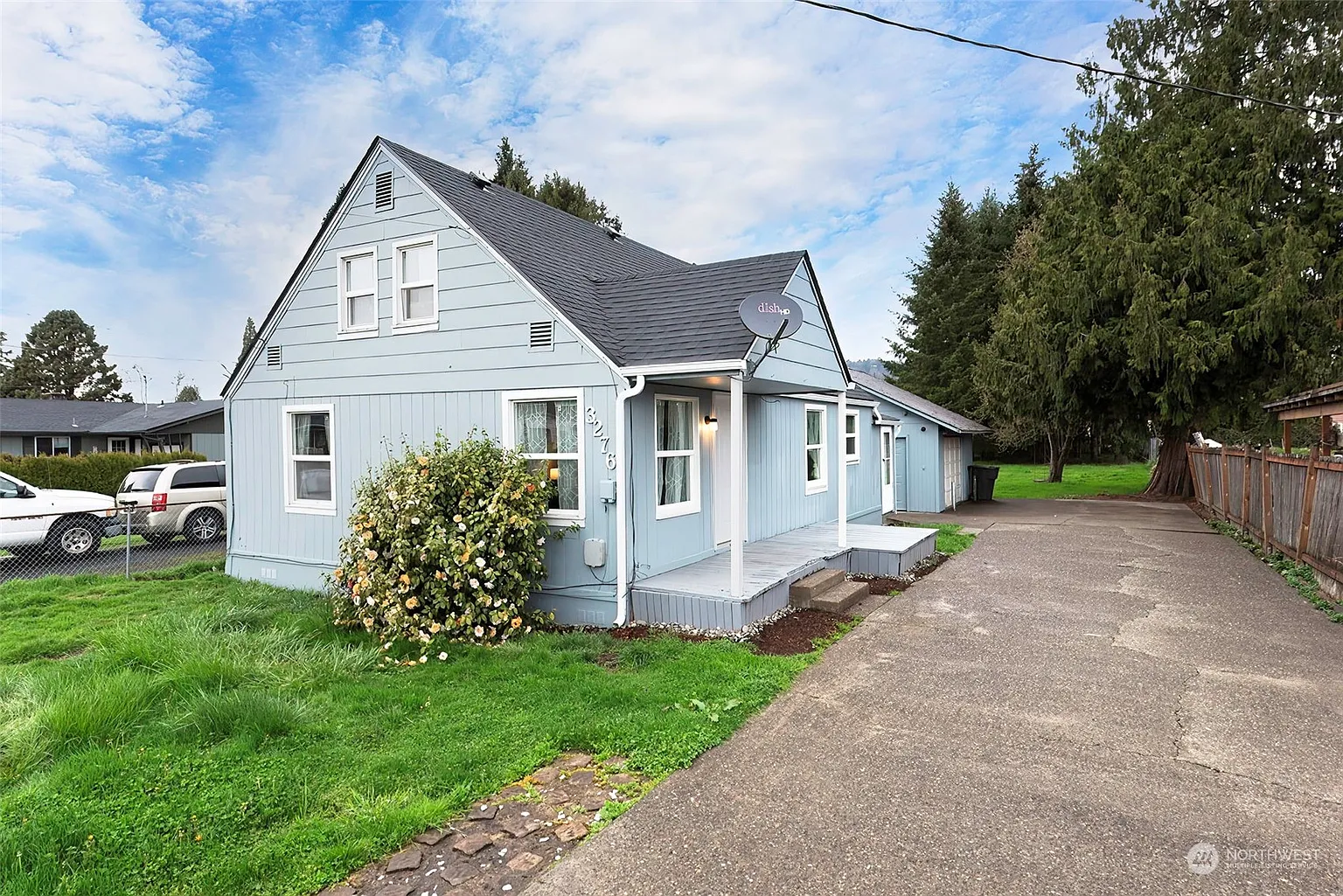3276 Oak Street photo 1