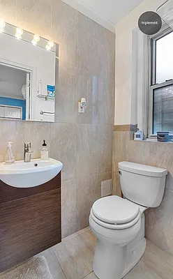 Sold by Triplemint | media 15