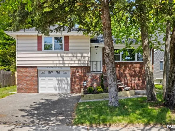 120 Larch Ave, Dumont, NJ 07628