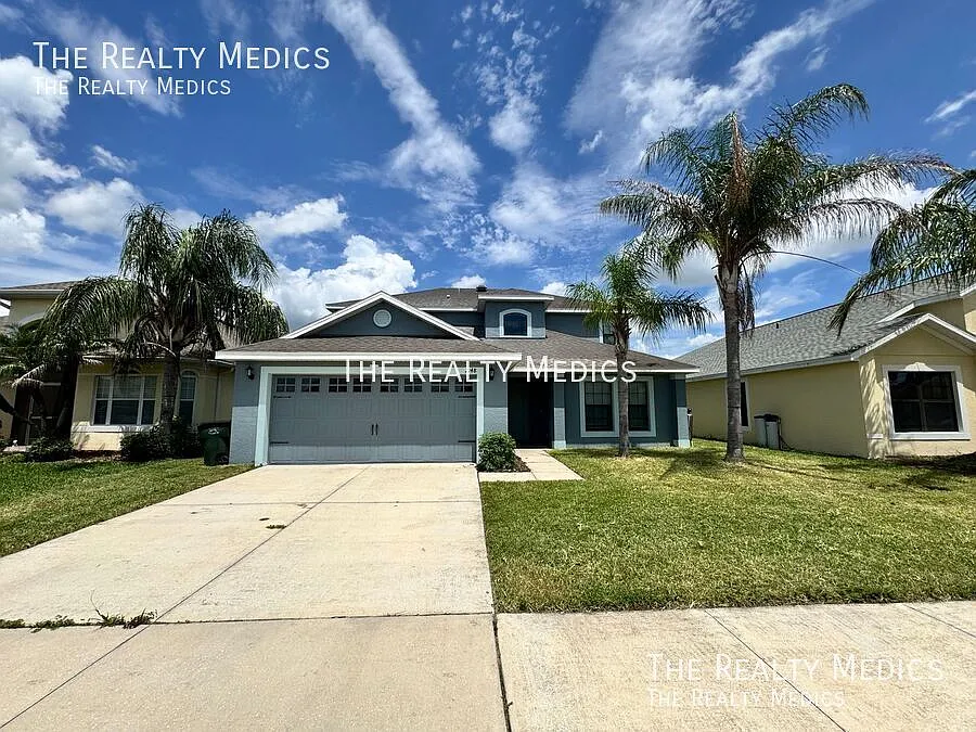 Admin fee waived Stunning 5 Bedroom with a bonus room and 2.5 bathroom Home in Lakeland — Photo 2