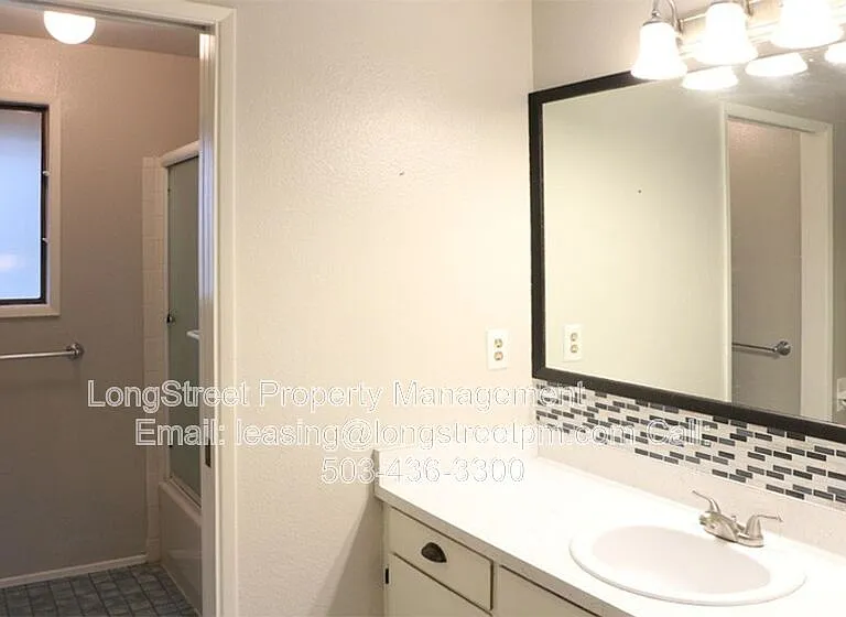 1692 SW Reed Pl — Photo 12