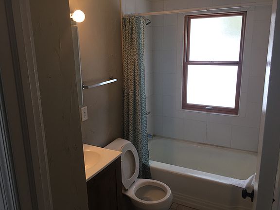 3rd image of 703 Columbia Ave