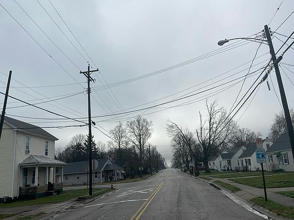 4th image of 702 S 1st St
