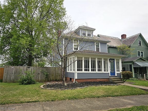 3rd image of 316 Oakwood Ave