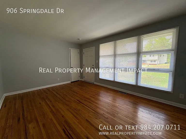 906 Springdale Dr — Photo 7