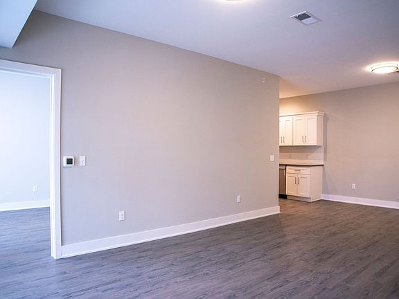 3rd image of 2 Plainview Ln #15