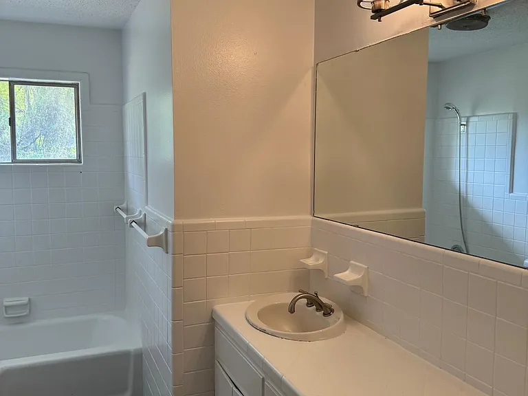 417 Isabelle St — Photo 8