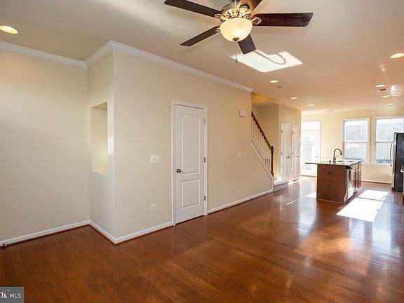 3rd image of 8941 Quarry Rd