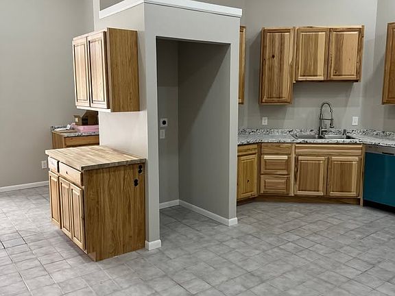 4th image of 813 Highway 23 N #1