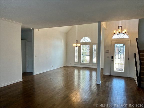 5th image of 3712 S Orange Cir