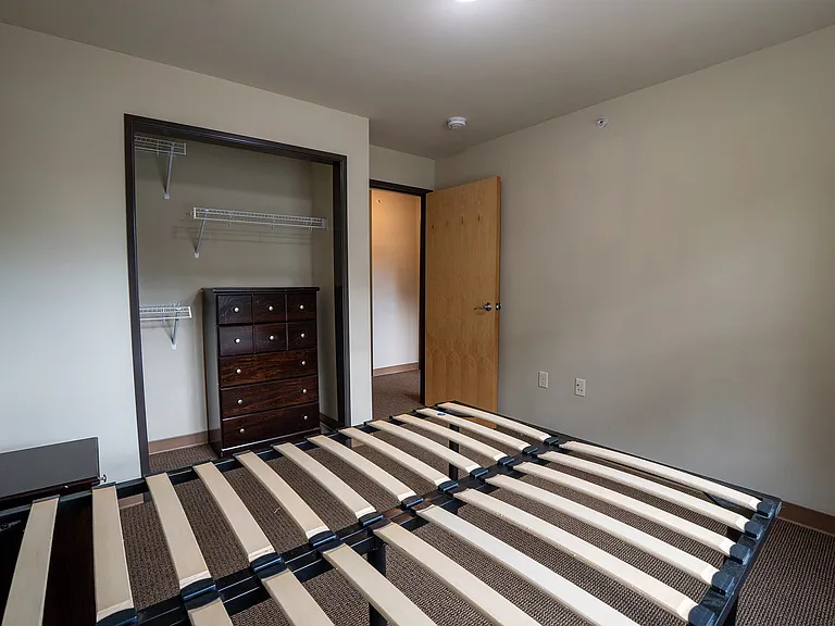 Bedroom2 (2)