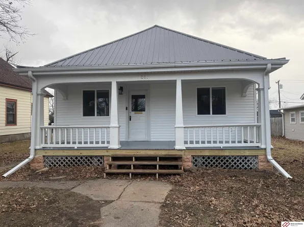 817 Bell St, Beatrice, NE 68310