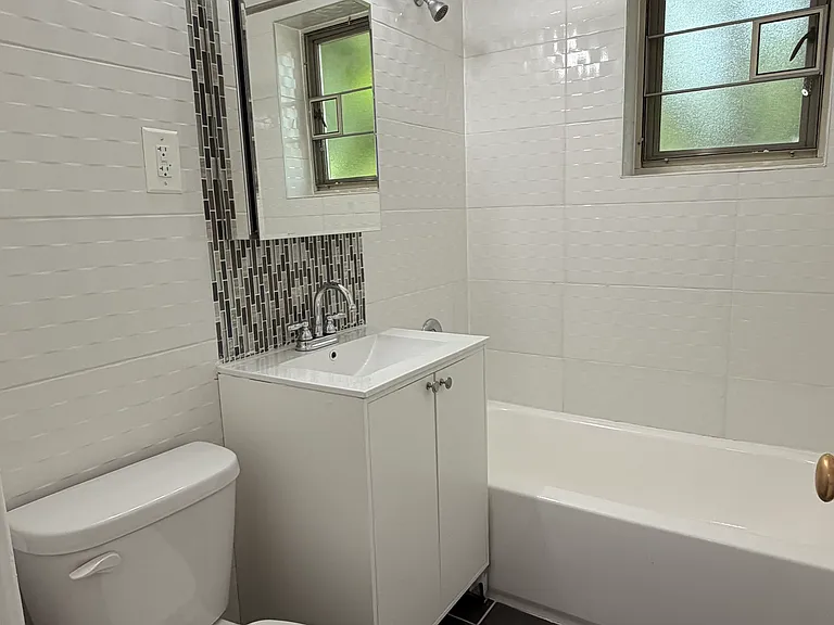 185-02 64th Ave #2B — Photo 4
