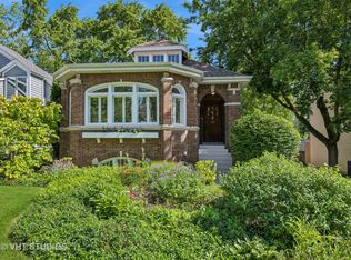 418 E Sunnyside Ave, Libertyville, IL