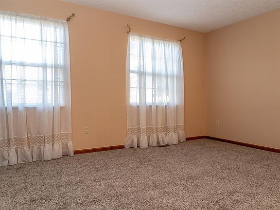 5th image of 3853 Leeward Ct