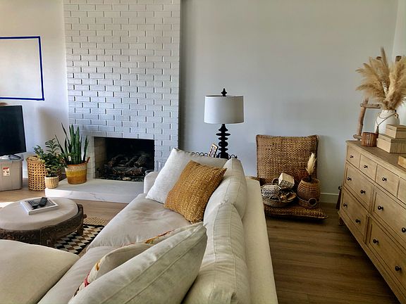 4th image of 738 W Solana Cir W