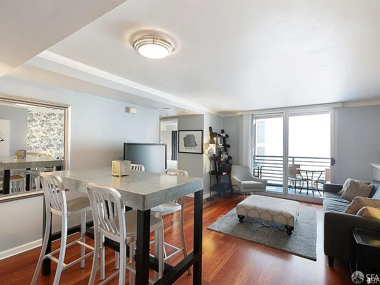 400 Beale St #1008L — Photo 2