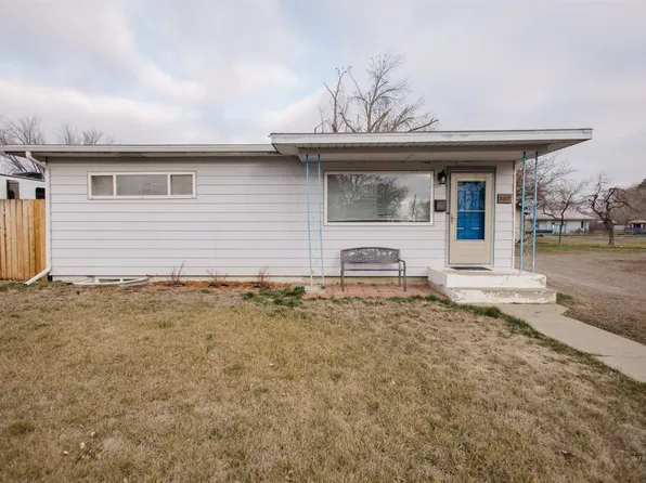 107 Baker Dr, Mountain Home, ID 83647
