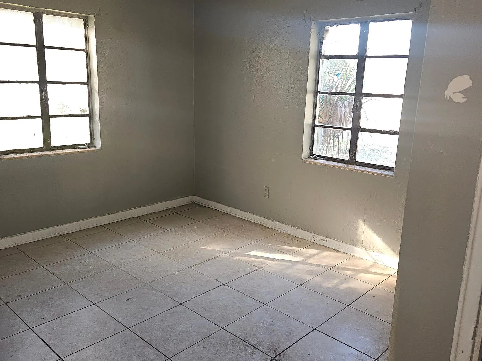 3 bed, 904 sqft, $1,200 — Photo 4