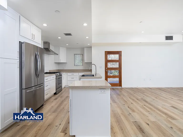 3333 Reynard Way #16 — Photo 6