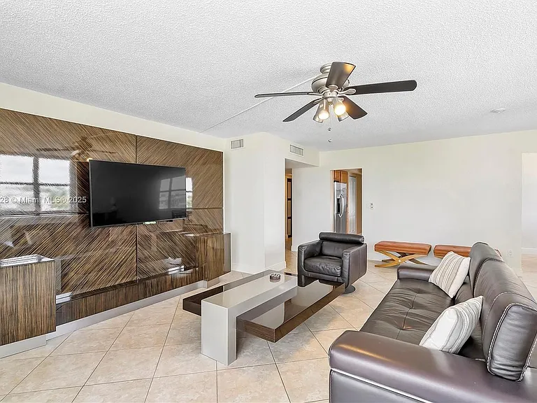1401 S Ocean Dr #301 — Photo 9
