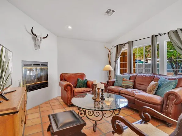52030-52030 Avenida Madero, La Quinta, CA 92253