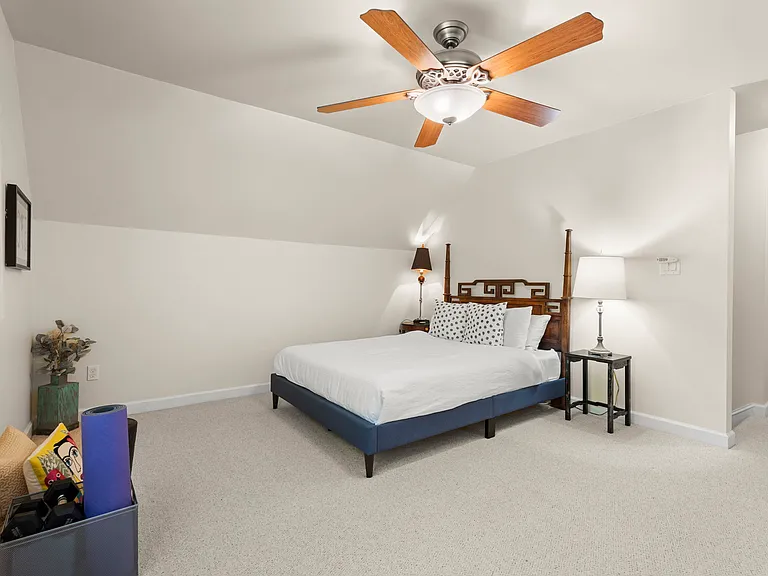1011 New Chester Ct — Photo 44