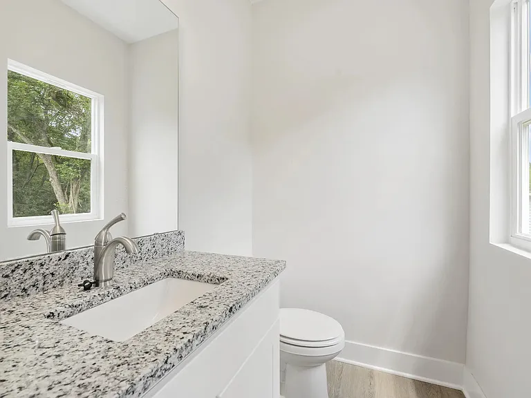 106 N Benjamine St — Photo 10