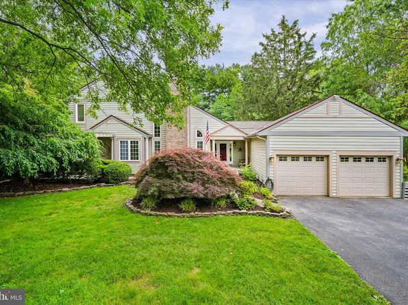 114 W Pembrey Dr, Wilmington, DE 19803