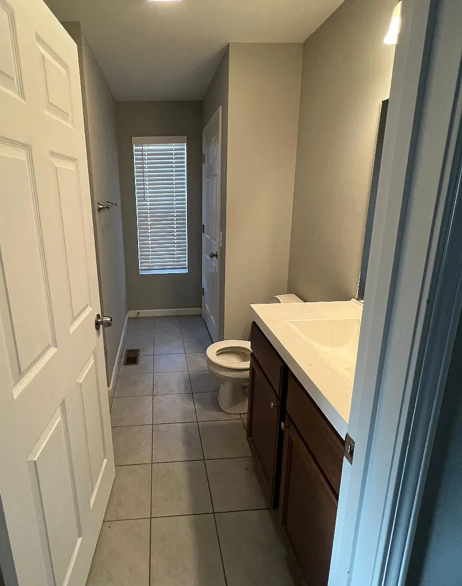 2 bed, 900 sqft, $1,800 — Photo 3