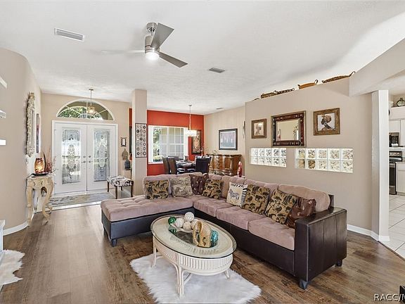 4th image of 69 Oak Village Blvd S