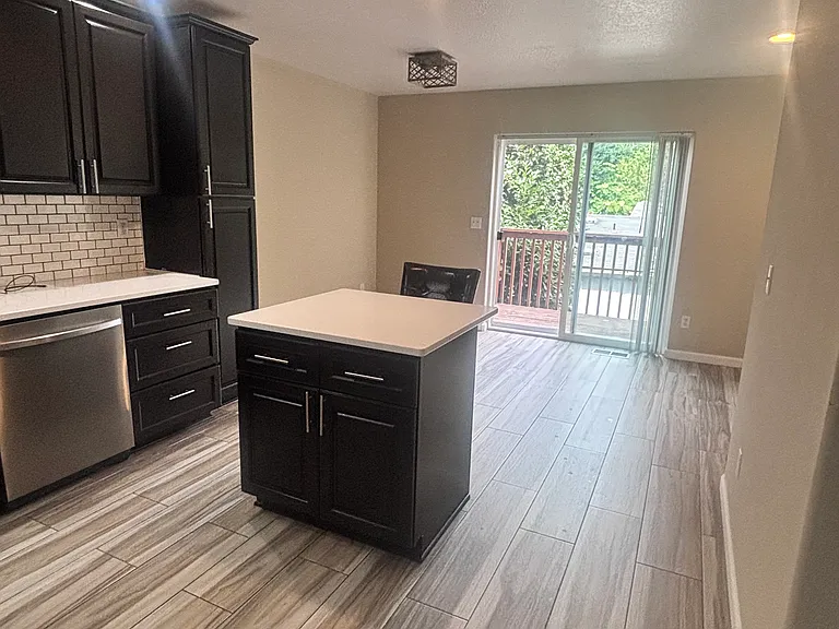 4209 SW 3rd St — Photo 9