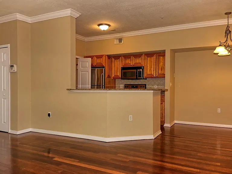 6071 Westgate Dr #313 — Photo 7