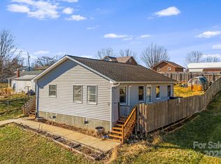 3 Elizabeth St, Canton, NC 28716