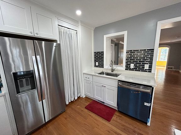 2nd image of 2816 Jefferson Dr #2816