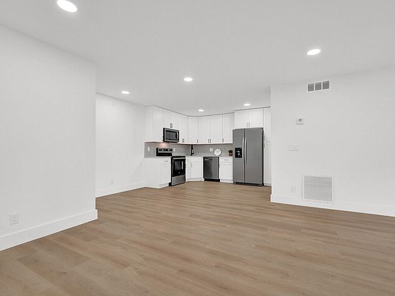 4th image of 330 Pine Ridge Circle #B-2