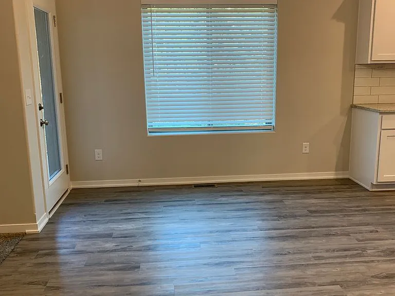 9920 Del Rio Dr — Photo 5