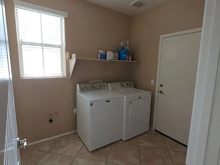 21091 E Munoz St — Photo 14