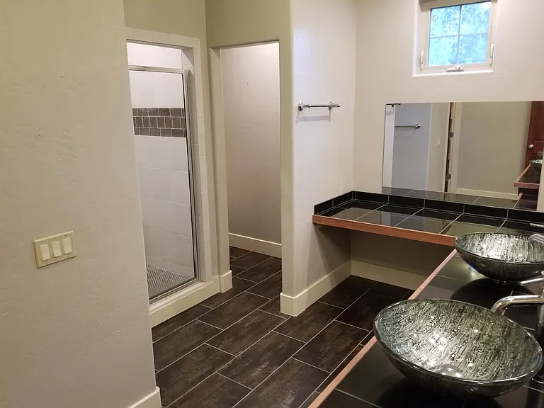 530 Evans Ct — Photo 8
