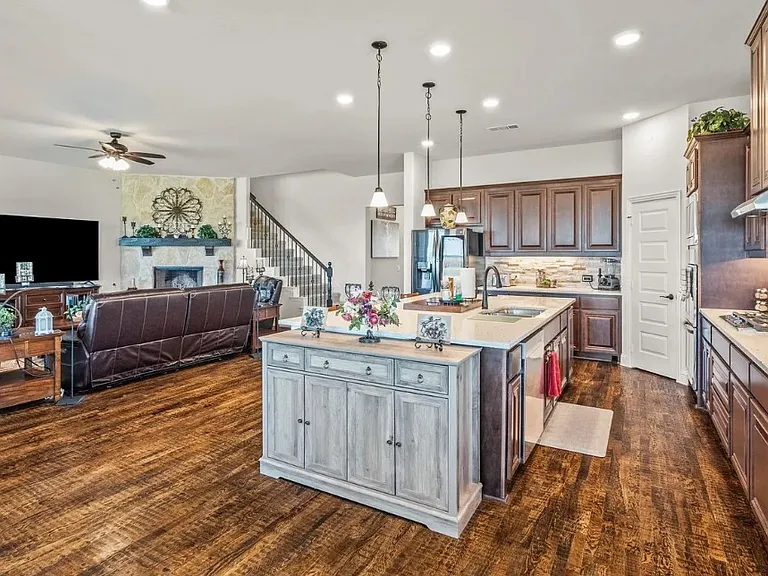 8701 County Road 502 — Photo 10