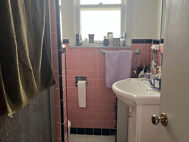 156 Cocksfield Ave — Photo 12