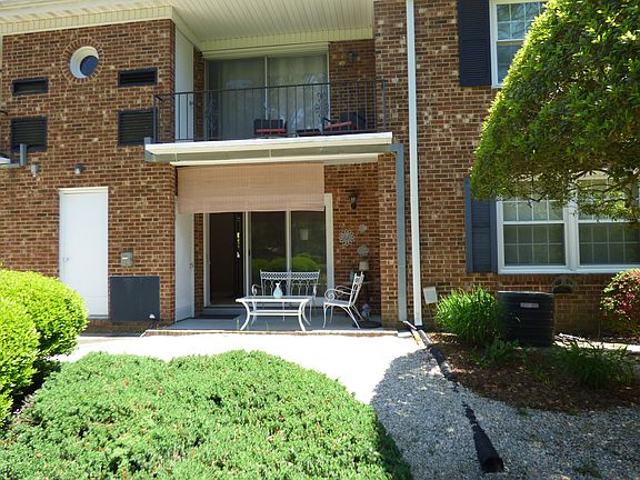 2nd image of 353 Driftwood Cir #A