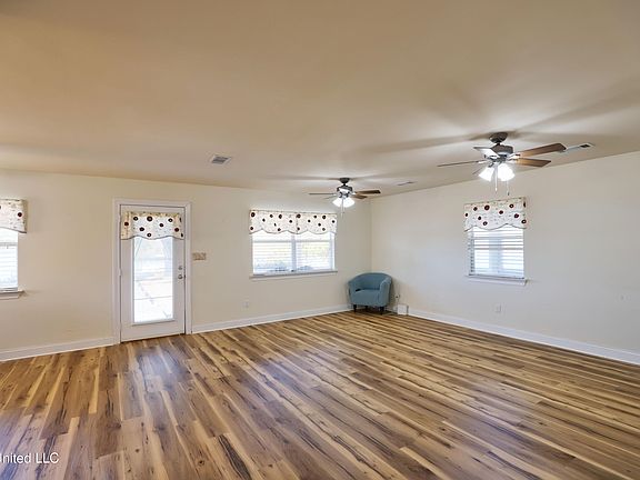 5th image of 99 Hummingbird Ln