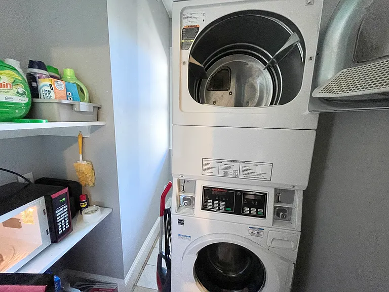 9 Taft St #2L — Photo 9