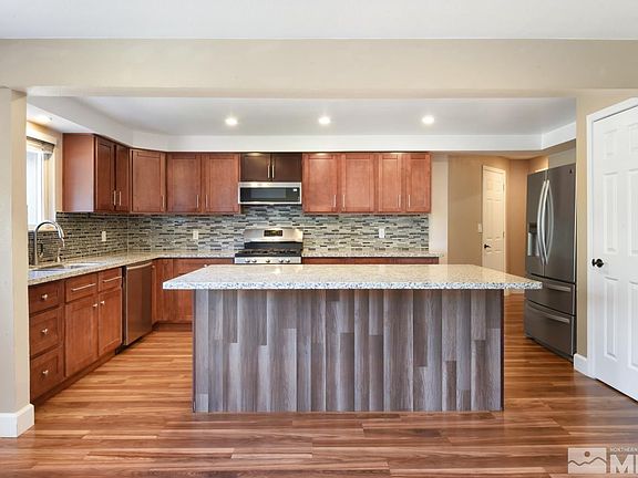 4th image of 3610 Woodside Dr