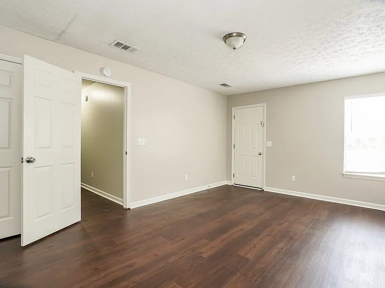 1207 Cedarbend Dr — Photo 8